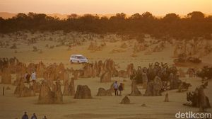 Foto The Pinnacles, Gurun Ajaib dari Australia Barat
