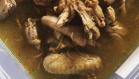 Sup ayam kampung juga enak diberi bumbu kuning. Lebih harum, gurih dan sedap. Foto : Instagram @freshbakekitchen