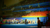 Guangxi Sports Center Gymnasium penuh dengan suporter saat China berlaga di final. Tiket pertandingan habis terjual.