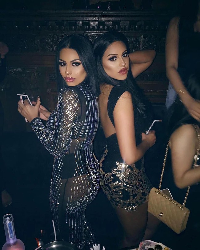 Dua gadis ini bisa menambah dimensi. Keduanya mirip Kardashian sisters dari Inggris, komentar bos Love Island, seperti dikutip The Sun.  Foto: dok. Instagram