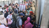 Sejumlah warga yang mengikuti mudik gratis ini nampak antusias.