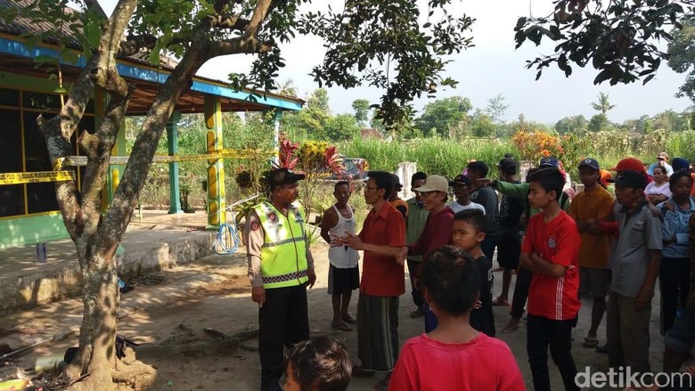 Petasan Meledak Saat Diracik, 1 Orang Tewas 2 Terluka di Kediri Petasan Meledak Saat Diracik, 1 Orang Tewas 2 Terluka di Kediri