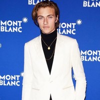 Lucky Blue Smith adalah seorang model pria populer. Pria yang kini berusia 21 tahun itu pernah dinobatkan oleh majalah GQ sebagai model paling stylish di 2015. Foto: dok. Instagram