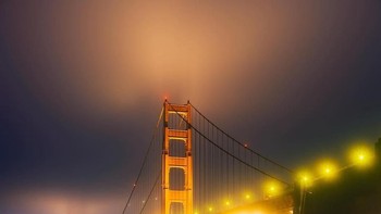 Rainbow Road menjadi wadah ekspresi bagi Daniel. Selain itu, seri foto ini juga menjadi cara baginya bereksperimen dan sejenak mengasingkan diri di alam ketika gelap dan sunyi. Foto: Daniel Mercandante via Brainberries