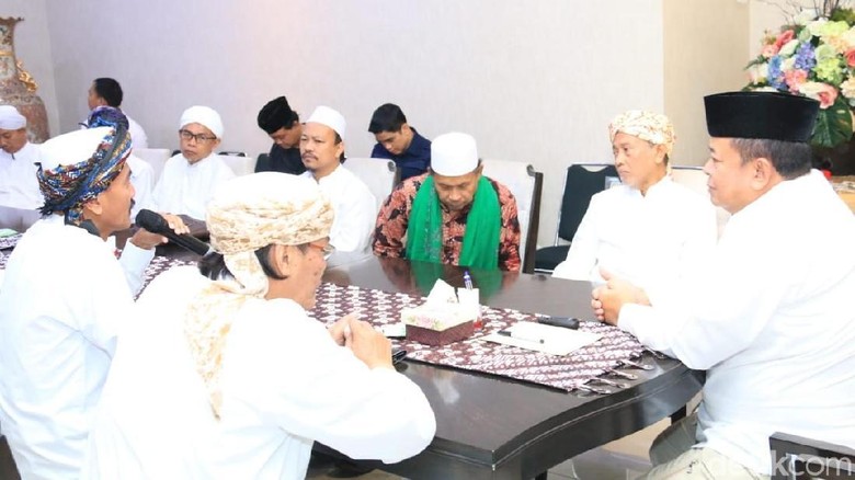 Polsek Tambelangan Dibakar, Ini Hasil Pertemuan Ulama dan Kapolda Jatim Polsek Tambelangan Dibakar, Ini Hasil Pertemuan Ulama dan Kapolda Jatim