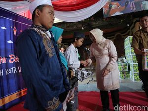 Bukber di Eks Lokalisasi Dolly, Risma Janjikan Beasiswa