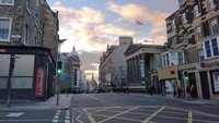 Suasana Kota Edinburgh di Skotlandia menjelang waktu berbuka puasa. Puasa di Edinburgh lamanya 18-19 jam (Angga Fauzan/Istimewa)
