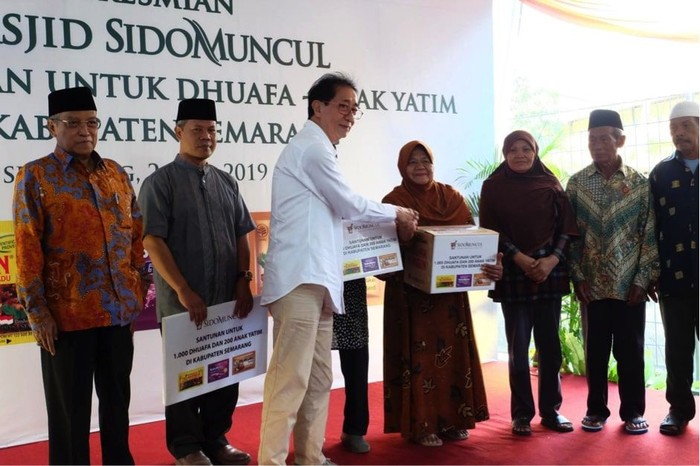 Sido Muncul Resmikan Masjid dan Santuni Kaum Duafa-Anak Yatim