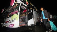 Sejumlah pemudik tujuan berbagai daerah di Sumatera dan Pulau Jawa memilih mudik lebih awal. 