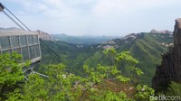 Di balik perbukitan tersebut, adalah Korea Utara! (Afif Farhan/detikTravel)