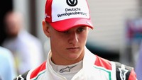 Mantan pembalap F1, Michael Schumacher berikutnya, hartanya sebesar Rp 11,2 triliun. Istimewa/standard.co.uk.