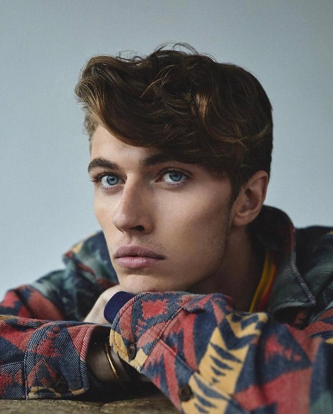 this little girl means the world to me, i don’t know what i would do with out her, begitu keterangan foto romantis Lucky dalam videonya saat bermain bersama Gravity. Foto: dok. Instagram