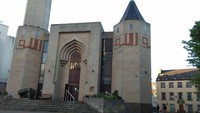 Inilah Edinburgh Central Mosque, arsitekturnya campuran bergaya benteng Inggris. Muslim di Edinburgh sendiri pun untungnya cukup banyak, sekitar 15.000 orang (Angga Fauzan/Istimewa)