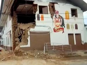 Potret Longsor dan Kerusakan Gedung Akibat Gempa M 8 di Peru