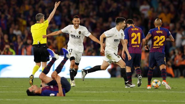 Valencia juara Copa del Rey usai menumbangkan Barcelona 2-1 di laga final. (