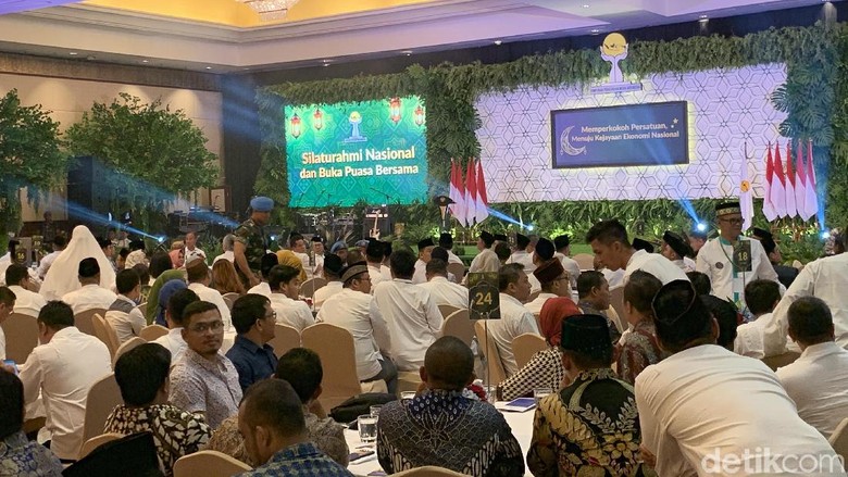 Sebut Ketum HIPMI Bahlil Berpeluang Jadi Menteri, ini Penjelasan Jokowi Sebut Ketum HIPMI Bahlil Berpeluang Jadi Menteri, ini Penjelasan Jokowi