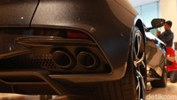 Istimewanya lagi mesin V12 bersamaan dengan strategi pembuangan baru dengan katup aktif dan pipa quad tail memastikan DBS Superleggera memiliki karakter suara yang garang dan powerful, menjadi karakter dari Super GT.