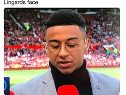 Medsos Ramai Bahas Umpan David Beckham dan Tank Jaap Stam