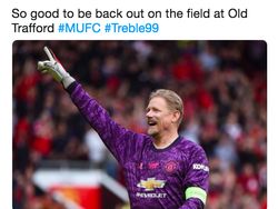 Medsos Ramai Bahas Umpan David Beckham dan Tank Jaap Stam