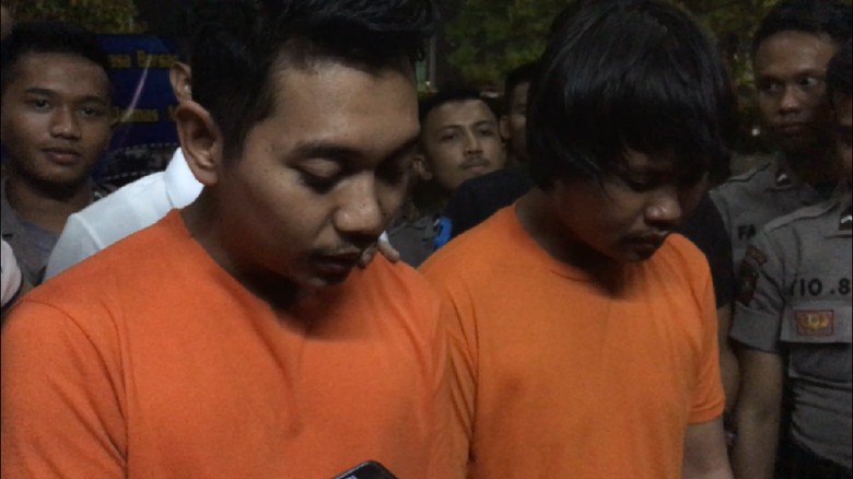 Ajakan Lempar Kotoran Berujung Penyesalan Ajakan Lempar Kotoran Berujung Penyesalan