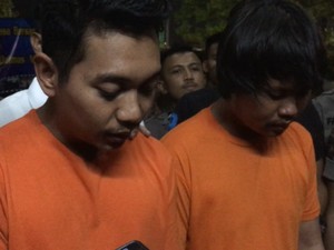 Ajakan Lempar Kotoran Berujung Penyesalan