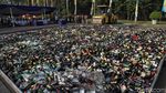 Anies Pimpin Pemusnahan Ribuan Miras di Monas