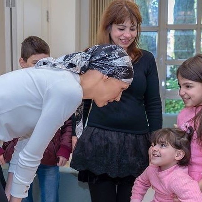 Seperti dikutip Daily Mail, pada Januari 2019, Asma Al-Assad menjalani operasi payudara di rumah sakit militer di Damascus. Operasi tersebut berjalan sukses. Namun belum diketahui bagaimana perkembangan sel kanker di tubuh ibu tiga anak itu Foto: Instagram @asmaalassad