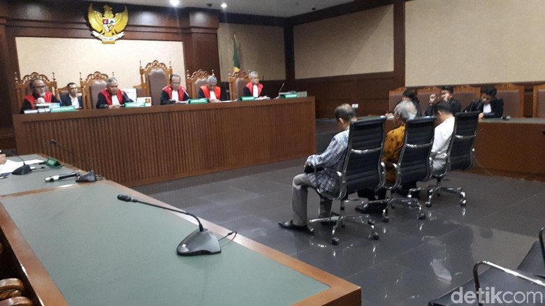 Terbukti Terima Suap, 3 Eks DPRD Sumut Divonis 4 Tahun Penjara Terbukti Terima Suap, 3 Eks DPRD Sumut Divonis 4 Tahun Penjara