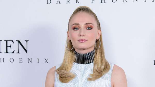 Tinggalkan Sansa, Ini Penampilan Sophie Turner Jadi Jean Grey Tinggalkan Sansa, Ini Penampilan Sophie Turner Jadi Jean Grey
