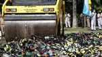 Anies Pimpin Pemusnahan Ribuan Miras di Monas