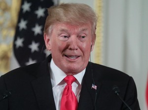 Trump Tegaskan AS Tak Inginkan Perubahan Rezim di Iran