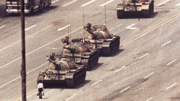 Insiden Tiananmen terjadi pada 1989.