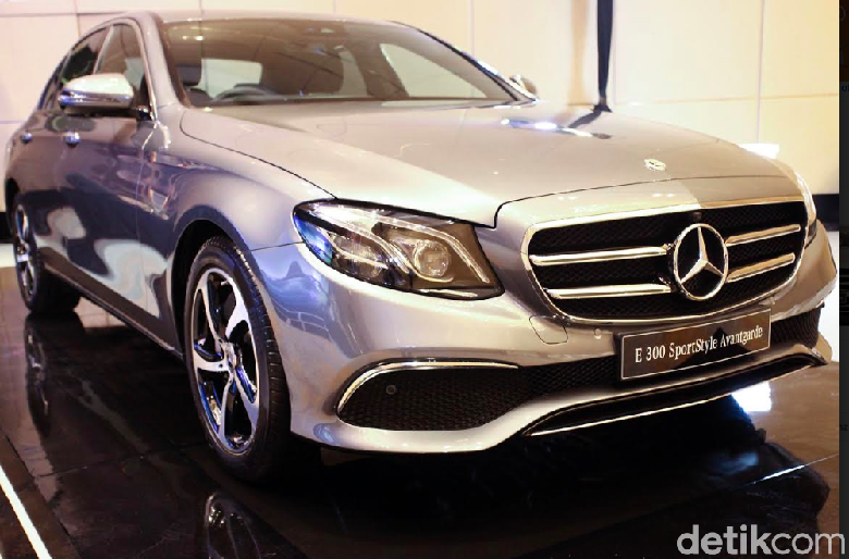Mercedes-Benz E200 Foto: Rifki/detikfoto Mercedes-Benz E200 Foto: Rifki/detikfoto