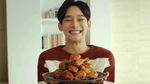 Berkunjung ke Indonesia, Ini Pose Chen EXO yang Doyan Udon dan Ayam Goreng