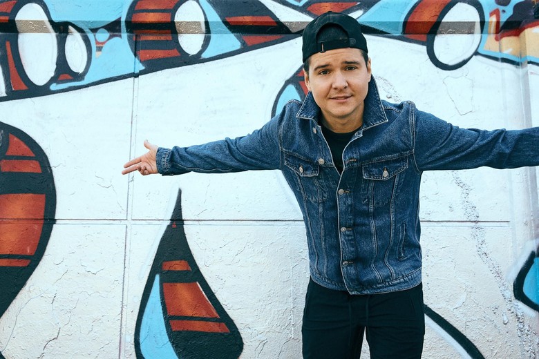 Tak Perlu Tunggu 7 Tahun Buat Nyanyi Lagu 7 Years Bareng Lukas Graham Tak Perlu Tunggu 7 Tahun Buat Nyanyi Lagu 7 Years Bareng Lukas Graham