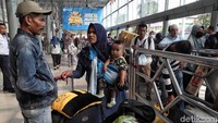 Beberapa memilih mudik lebih awal tujuan pulau Jawa.