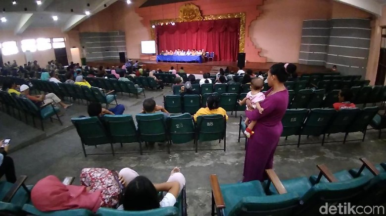Kejari Surabaya Somasi Penghuni THR Agar Kosongkan Gedung Kejari Surabaya Somasi Penghuni THR Agar Kosongkan Gedung
