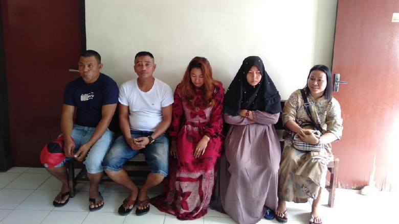 Komplotan Pencuri Uang Toko Dibekuk di Sulsel, Anggotanya 3 Wanita Komplotan Pencuri Uang Toko Dibekuk di Sulsel, Anggotanya 3 Wanita