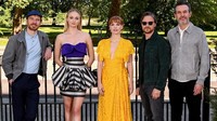 Sebelumnya ia tampak seksi dengan dress biru yang menunjukan bagian dadanya tersebut. Jeff Spicer/Getty Images for Twentieth Century Fox