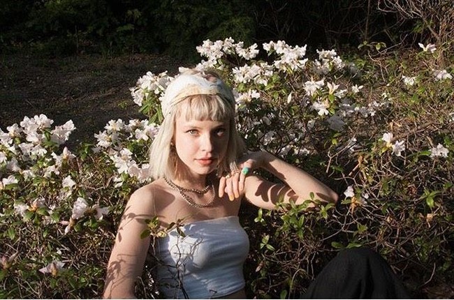 “Apa yang terjadi kemarin seharusnya tidak terjadi sama sekali dan serius, saya menyesal telah melakukannya, kata Julia seperti dikutip dari Oddity Central. (Foto: Instagram/@juliaslonskaa)