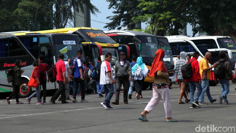 Tiket Pesawat Mahal, Bus Pekanbaru-Medan Laris Manis