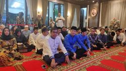 Di Acara Bukber Partai, Elite Demokrat Dengarkan Pesan SBY via Video Di Acara Bukber Partai, Elite Demokrat Dengarkan Pesan SBY via Video