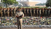 Gubernur DKI Jakarta Anies Baswedan memberikan sambutan saat memimpin pemusnahan miras di Monas.