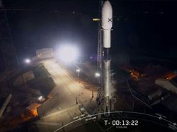 Potret Peluncuran 60 Satelit Internet Starlink Milik SpaceX