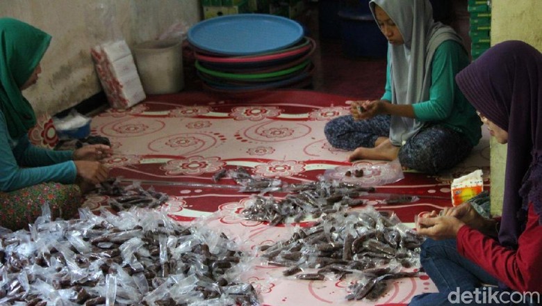 Pemudik yang Lewat Jombang Bisa Tengok Jajanan Khas Kota Santri Ini Pemudik yang Lewat Jombang Bisa Tengok Jajanan Khas Kota Santri Ini