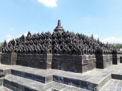 Foto: 7 Keajaiban Dunia di Exit Tol Boyolali