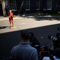 Para fans barunya mungkin akan kecewa jika mengetahui bahwa Tobius sudah beristri. Ia bahkan baru menikah dua minggu di Skotlandia sebelum pidato PM Inggris Theresa May. Aku belum bertemu lagi dengannya dan aku penasaran seperti apa reaksinya. Tapi dia sudah mengirimku pesan dan menanggapi hal ini dengan santai, aku Tobius. (Foto: Leon Neal/Getty Images)