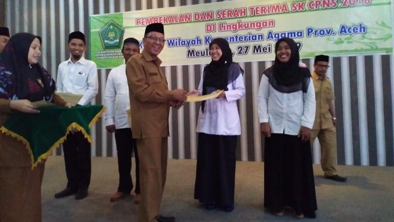 Terima SK, 1.159 CPNS Kemenag Aceh Diingatkan Tak Terlibat Paham Radikal Terima SK, 1.159 CPNS Kemenag Aceh Diingatkan Tak Terlibat Paham Radikal