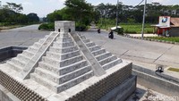 Pemudik yang melintas atau tujuan Boyolali, bisa mampir ke Alun-alun Lor. Meski kompleks tersebut pembangunannya belum selesai 100 persen, namun ada sejumlah spot foto yang cukup instagramable (Ragil/detikcom)