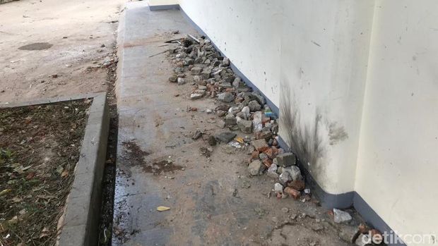 Jalan Thamrin Masih Ditutup, Sekitar Bawaslu Dipagari Kawat Berduri